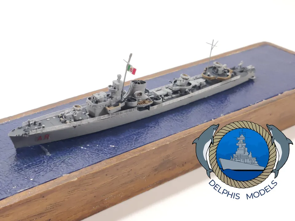 Delphis Models Classe Soldati 1/700 2GM kit cacciatorpediniere