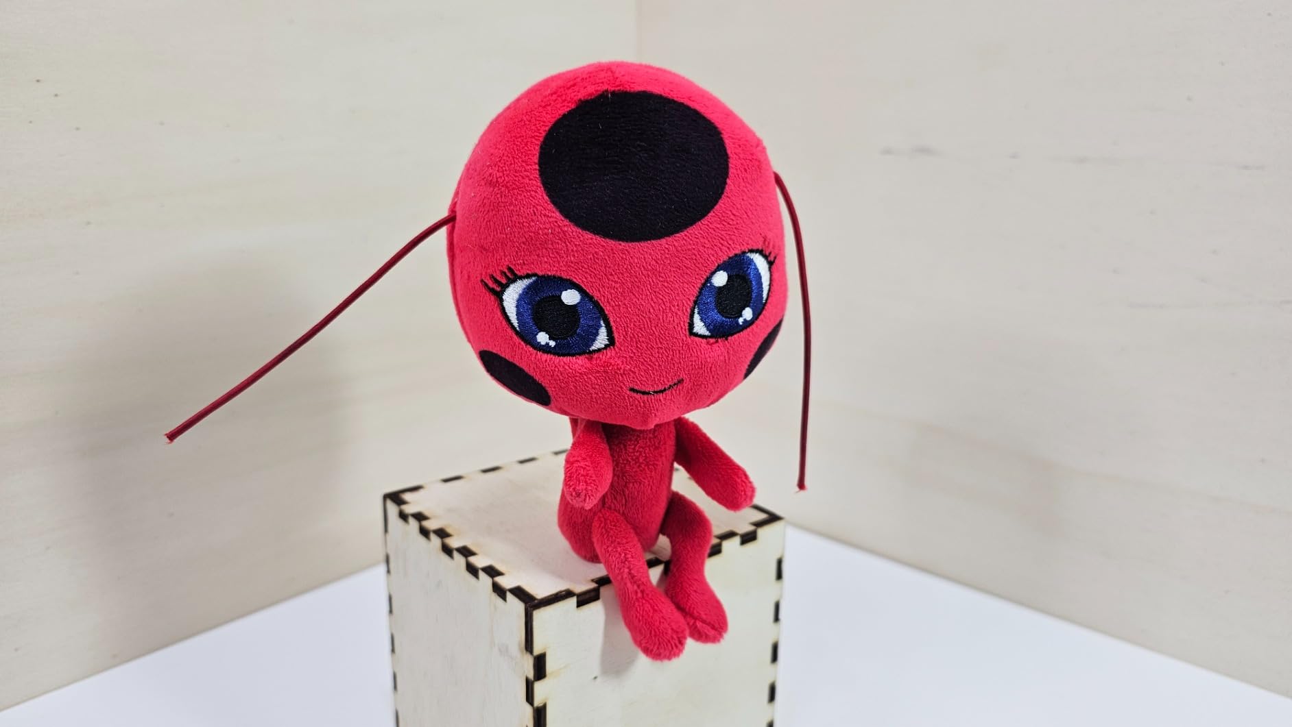 Miraculous Kwami Ziggy peluche 15 cm capra grigia