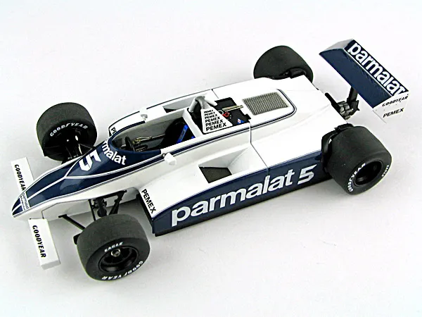 Tameo SLK 067 kit modello auto in metallo