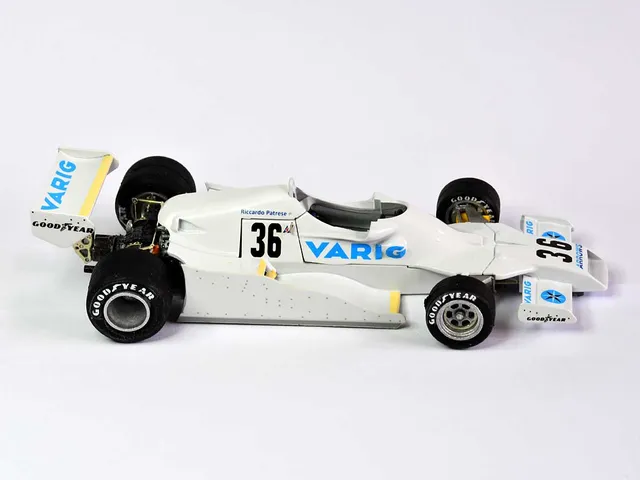 Tameo SLK 120 kit montaggio 1/43 da verniciare