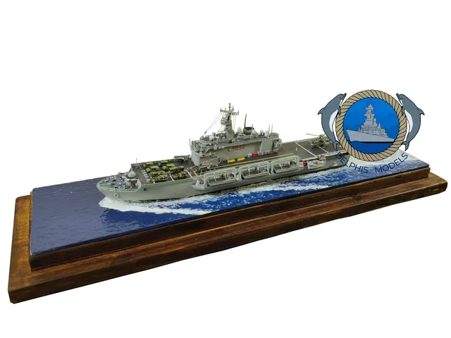 Delphis Models San Giusto LPD L 9894 nave 1/700