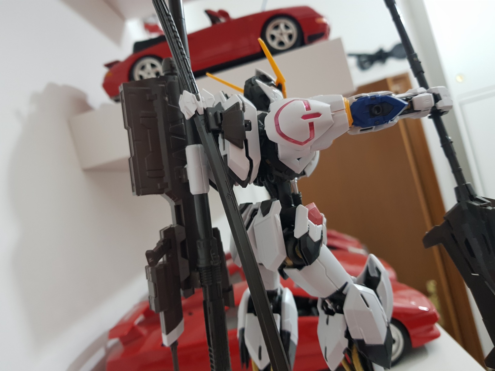 Bandai MG Gundam Barbatos kit modello 1/100
