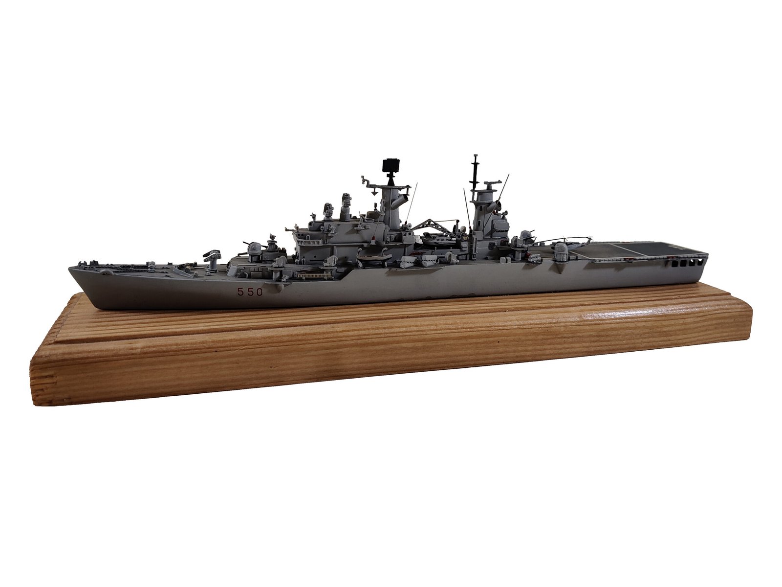 Delphis Models Vittorio Veneto C550 kit nave 1/700 resina