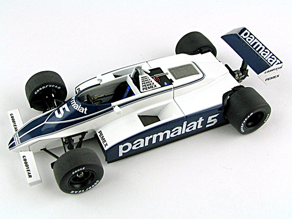 Tameo SLK 067 kit modello auto in metallo