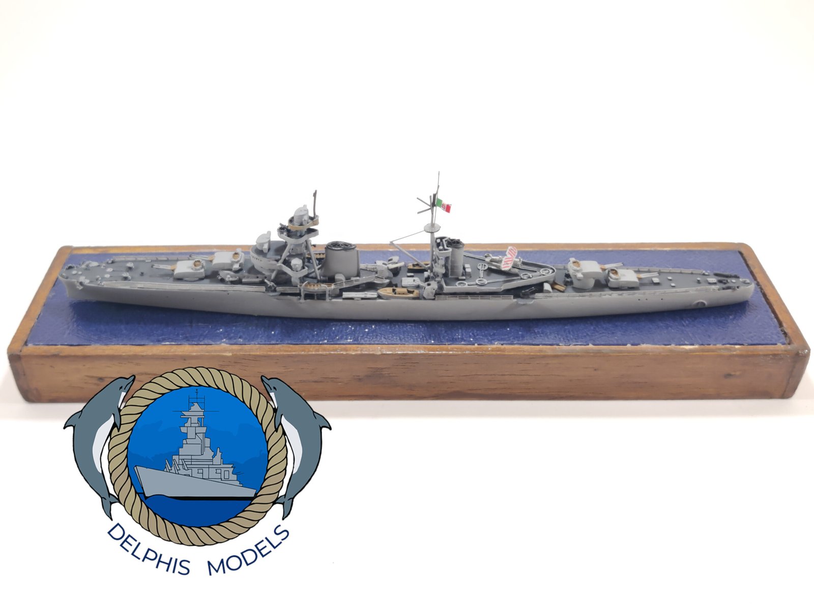 Delphis Models Luigi Cadorna 1:700 modellino montato con teca
