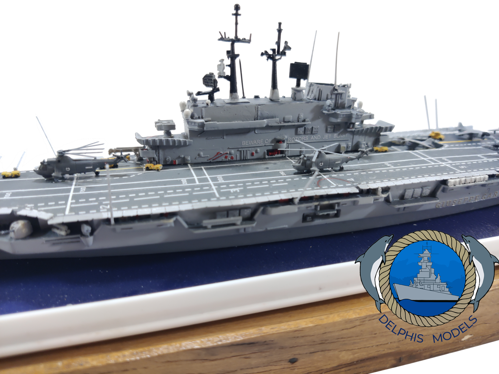 Delphis Models Garibaldi 1/700 modello montato con teca mare