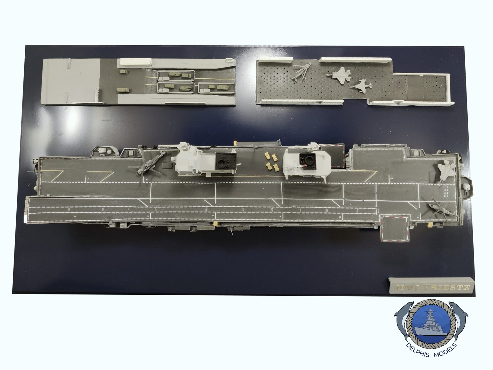 Delphis Models Trieste L9890 kit nave LHD 1/700 resina
