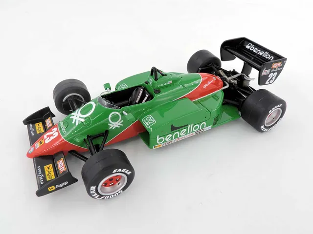 Tameo Kits TMK 012 modellino 1/43 in metallo