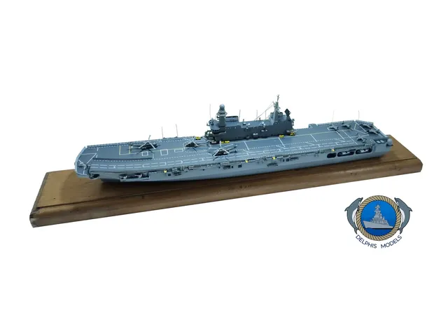 Delphis Models Cavour C 550 portaerei kit in scatola STOVL