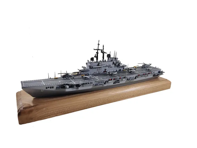 Delphis Models Giuseppe Garibaldi C551 kit nave 1/700 resina