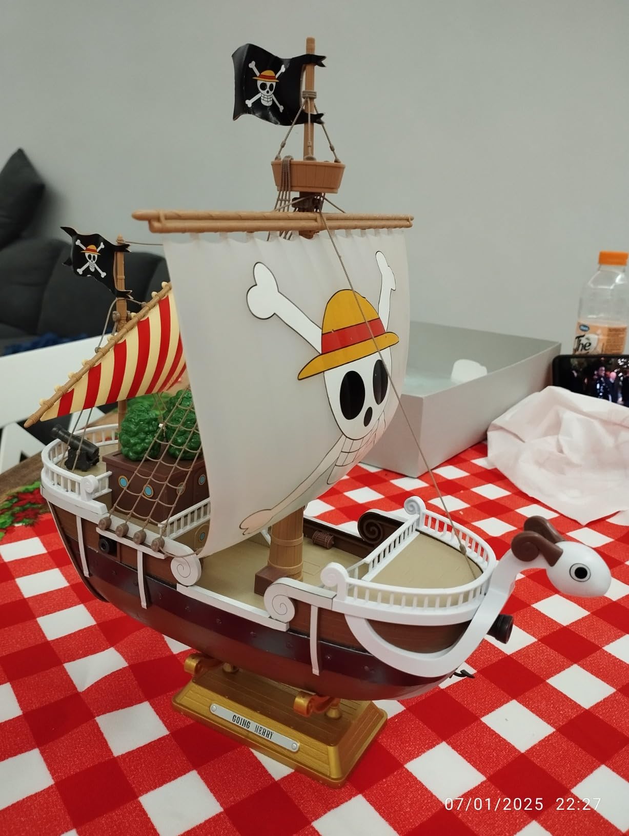 Bandai One Piece Thousand Sunny Wano kit modello multicolore