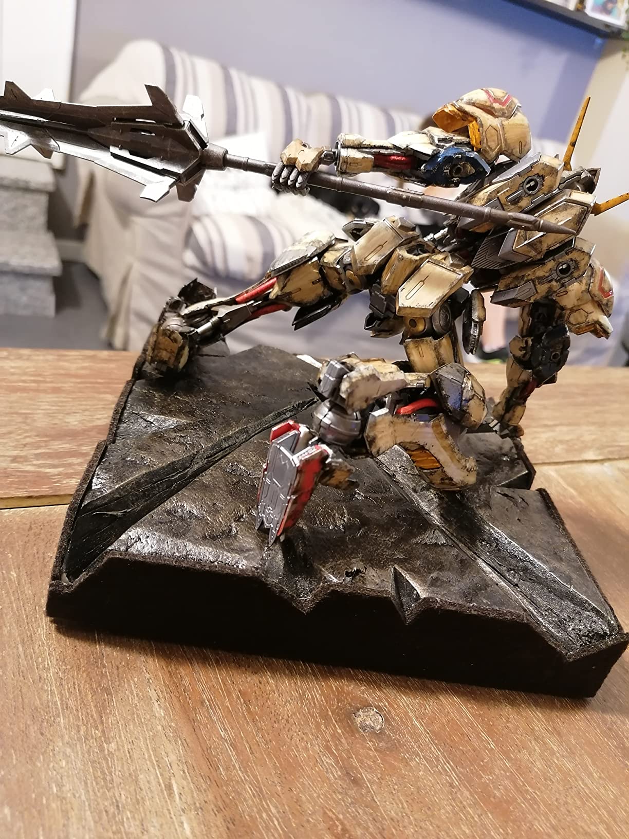 Bandai MG Gundam Barbatos kit modello 1/100