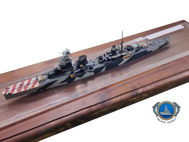 Delphis Models Bande Nere incrociatore 1/700 leggero