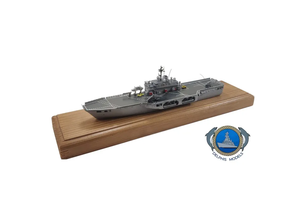 Delphis Models Classe Santi MMI LPD kit nave 1:700 con fotoincisioni