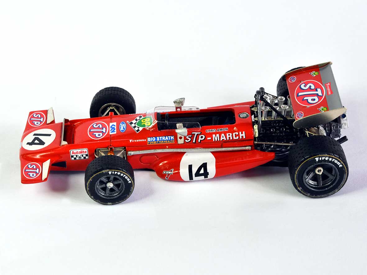 Tameo SLK 114 kit modello auto in metallo