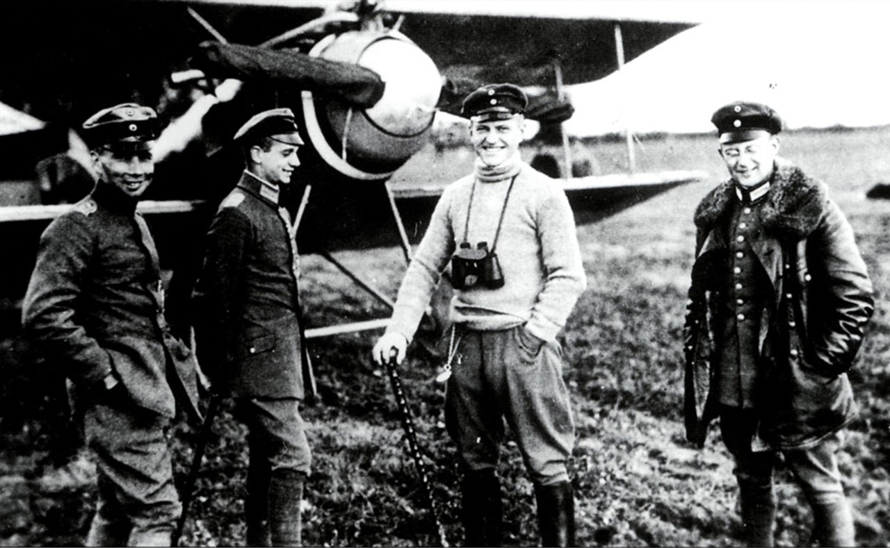 Model Cellar Manfred von Richthofen figurino con maglione