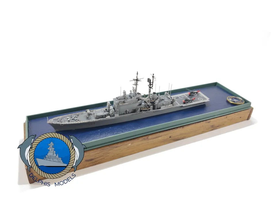 Delphis Models Andrea Doria C553 incrociatore modello montato 1/700