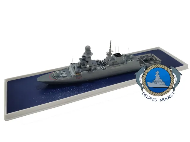 Delphis Models Bergamini F590 kit fregata 1/700 resina