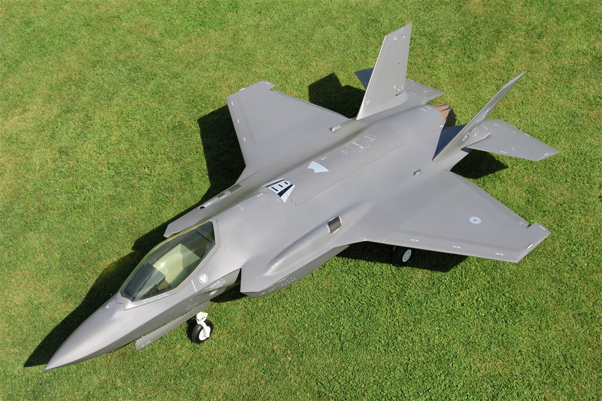 Arolab F-35 Lightning II jet RC in scala