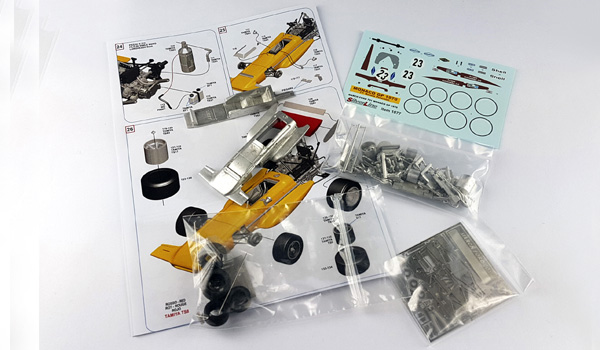 Tameo Kits SLK 102 kit modello 1/43 metallo
