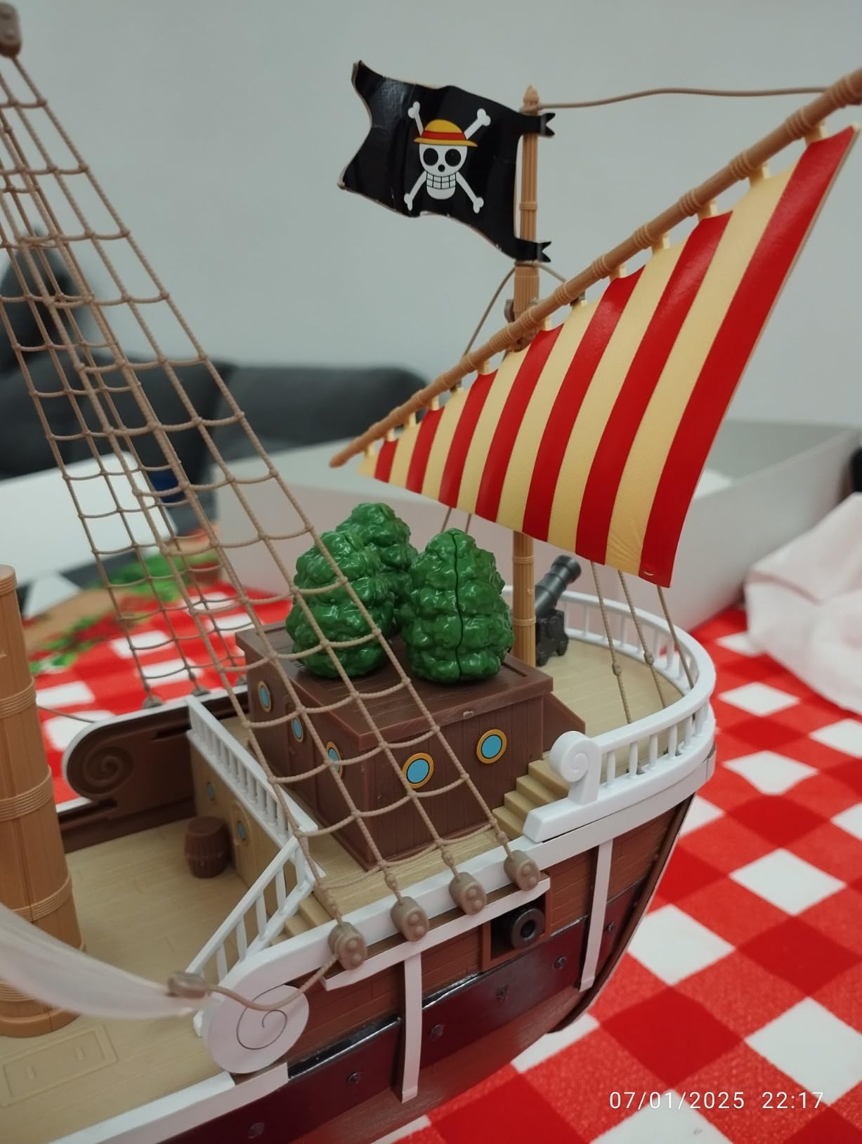 Bandai One Piece Thousand Sunny Wano kit modello multicolore