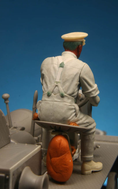 Model Cellar Holt Tractor Driver figurino 1/35 per Roden