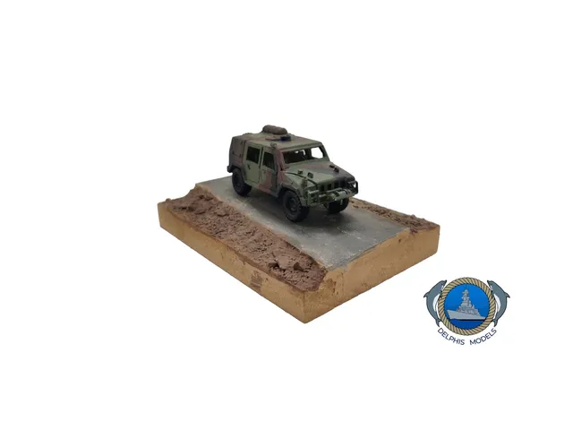 Delphis Models LMV Lince 1/87 modello blindato in resina