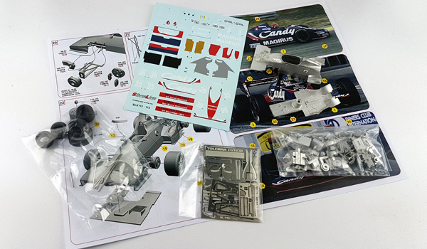Tameo SLK112 kit modellino metallo da verniciare
