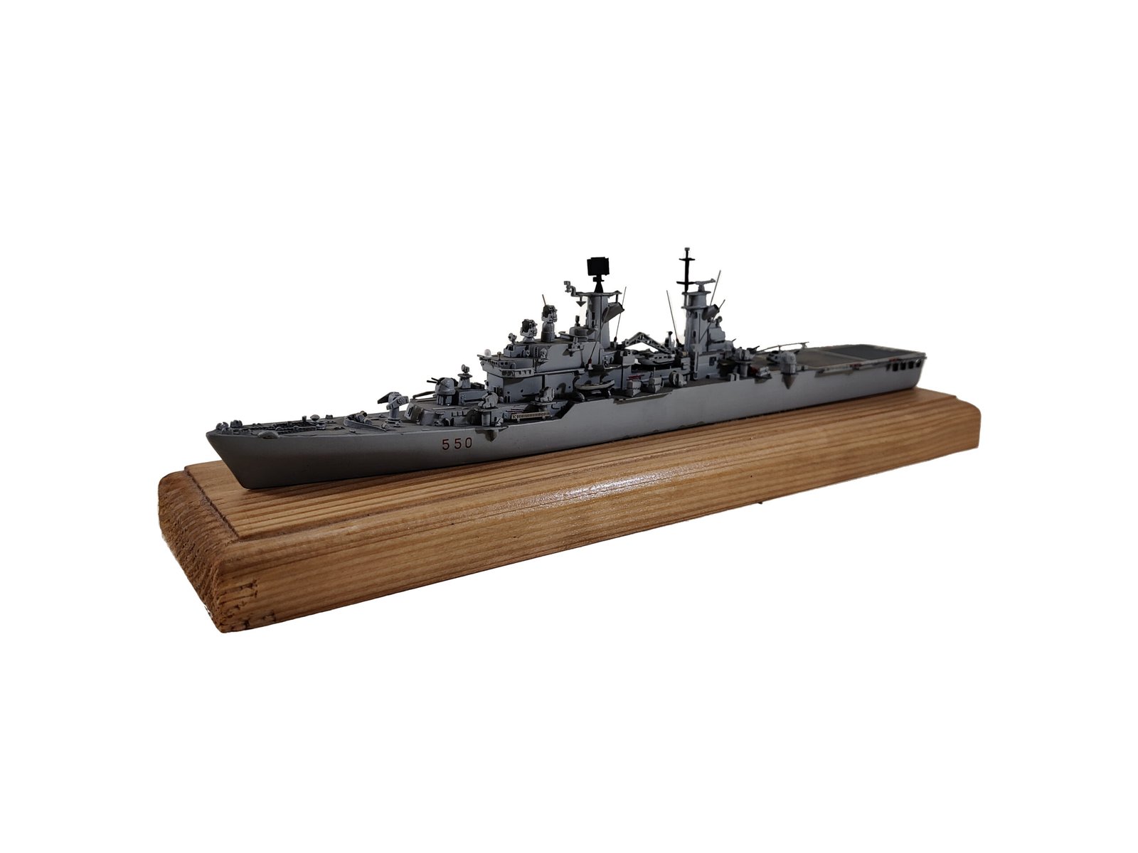 Delphis Models Vittorio Veneto C550 kit nave 1/700 resina