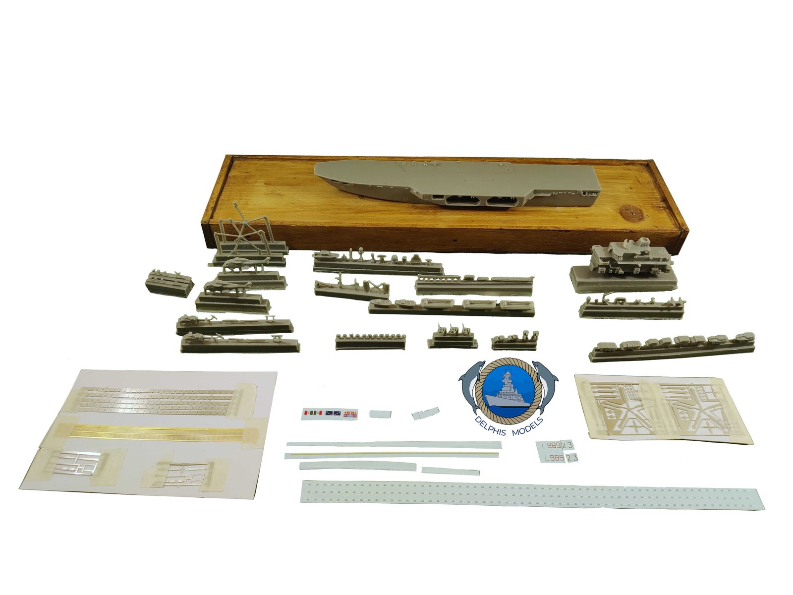 Delphis Models Classe Santi MMI LPD kit nave 1:700 con fotoincisioni