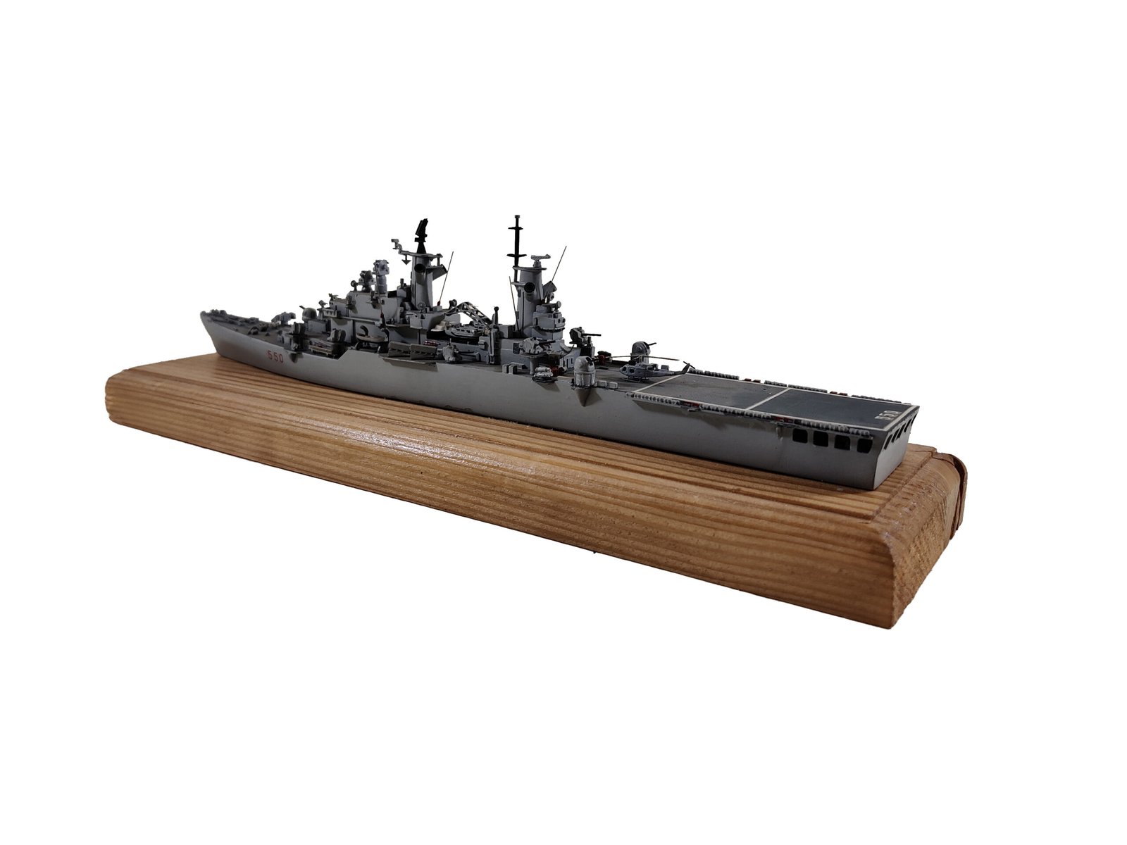 Delphis Models Vittorio Veneto C550 kit nave 1/700 resina
