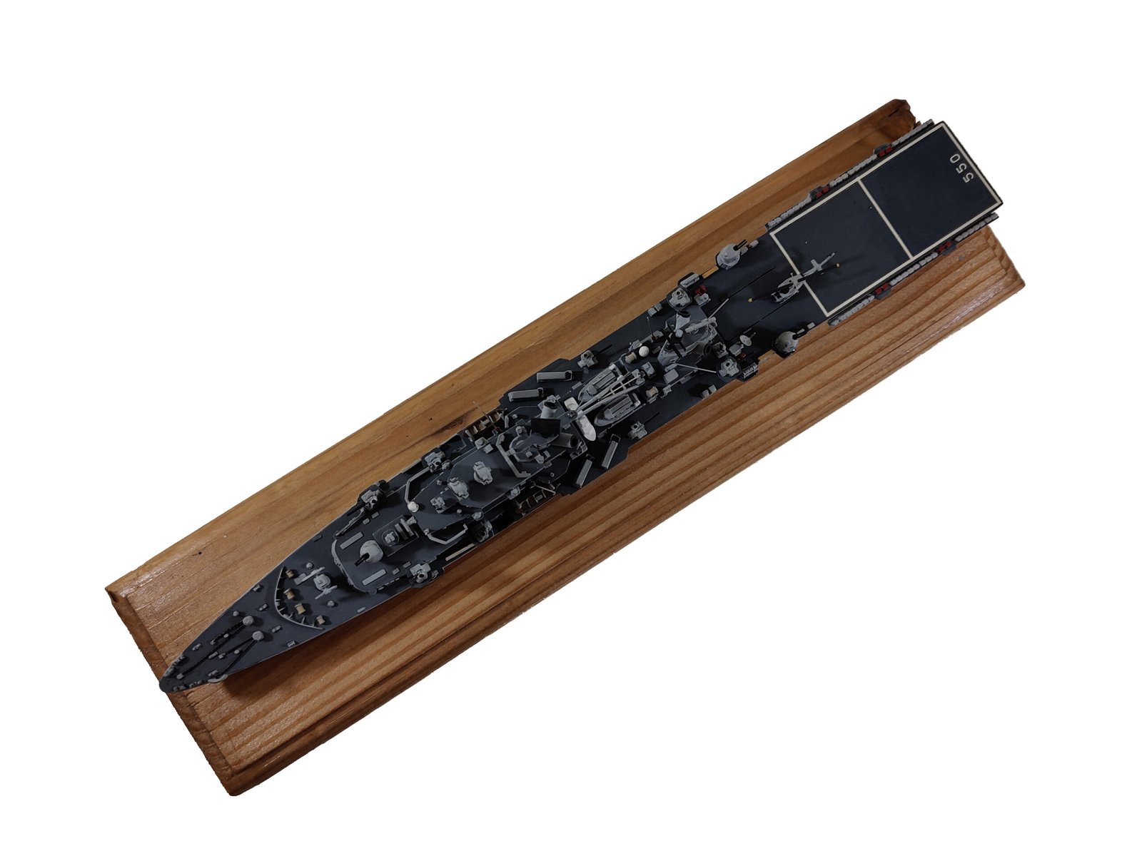 Delphis Models Vittorio Veneto C550 kit nave 1/700 resina
