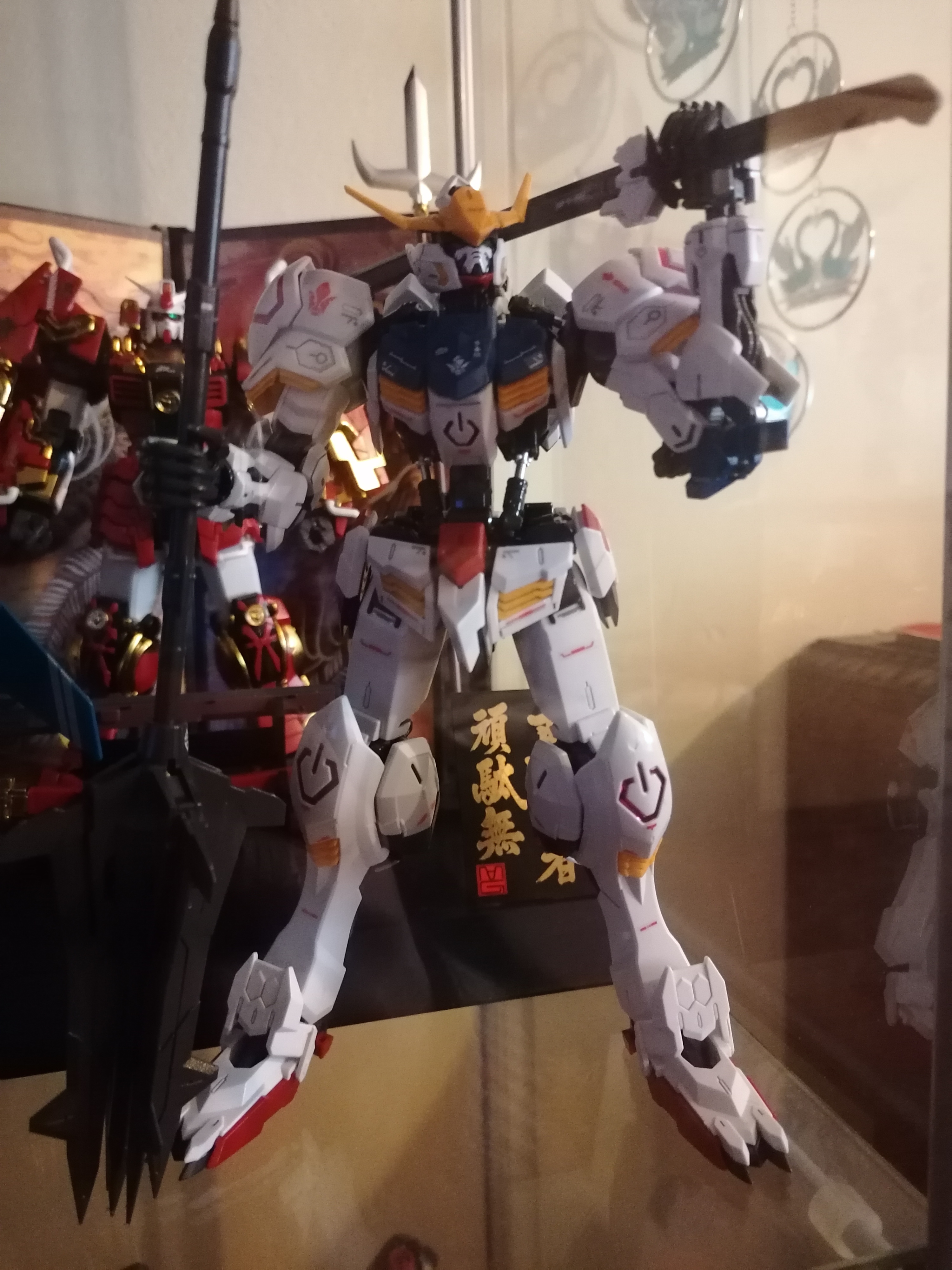 Bandai MG Gundam Barbatos kit modello 1/100