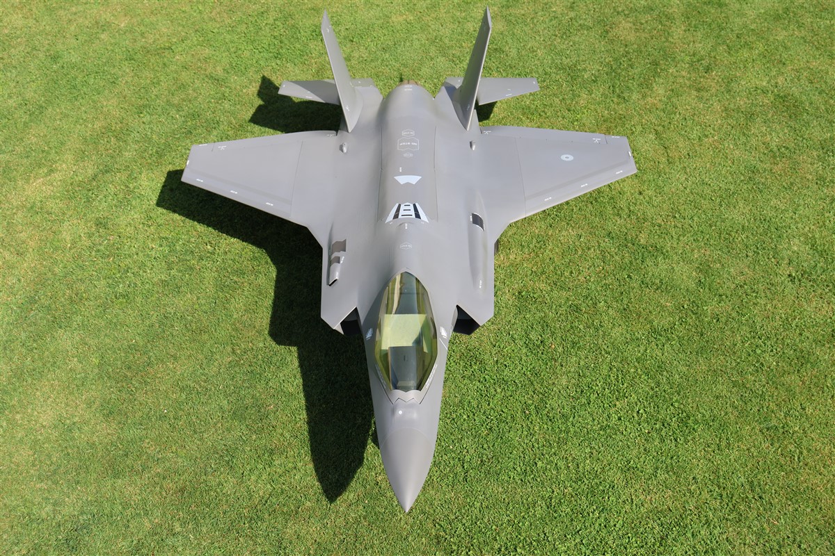 Arolab F-35 Lightning II jet RC in scala