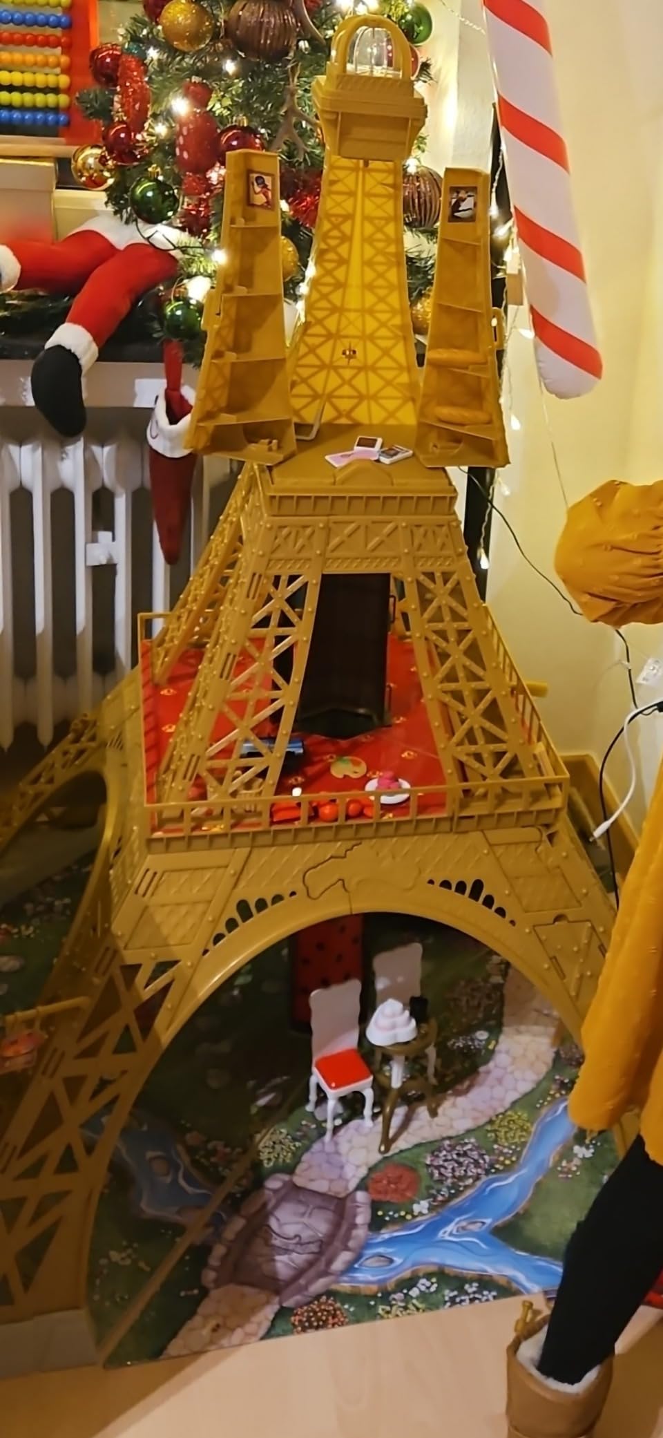 Bandai Miraculous Playset Deluxe Paris torre 120 cm 40 accessori