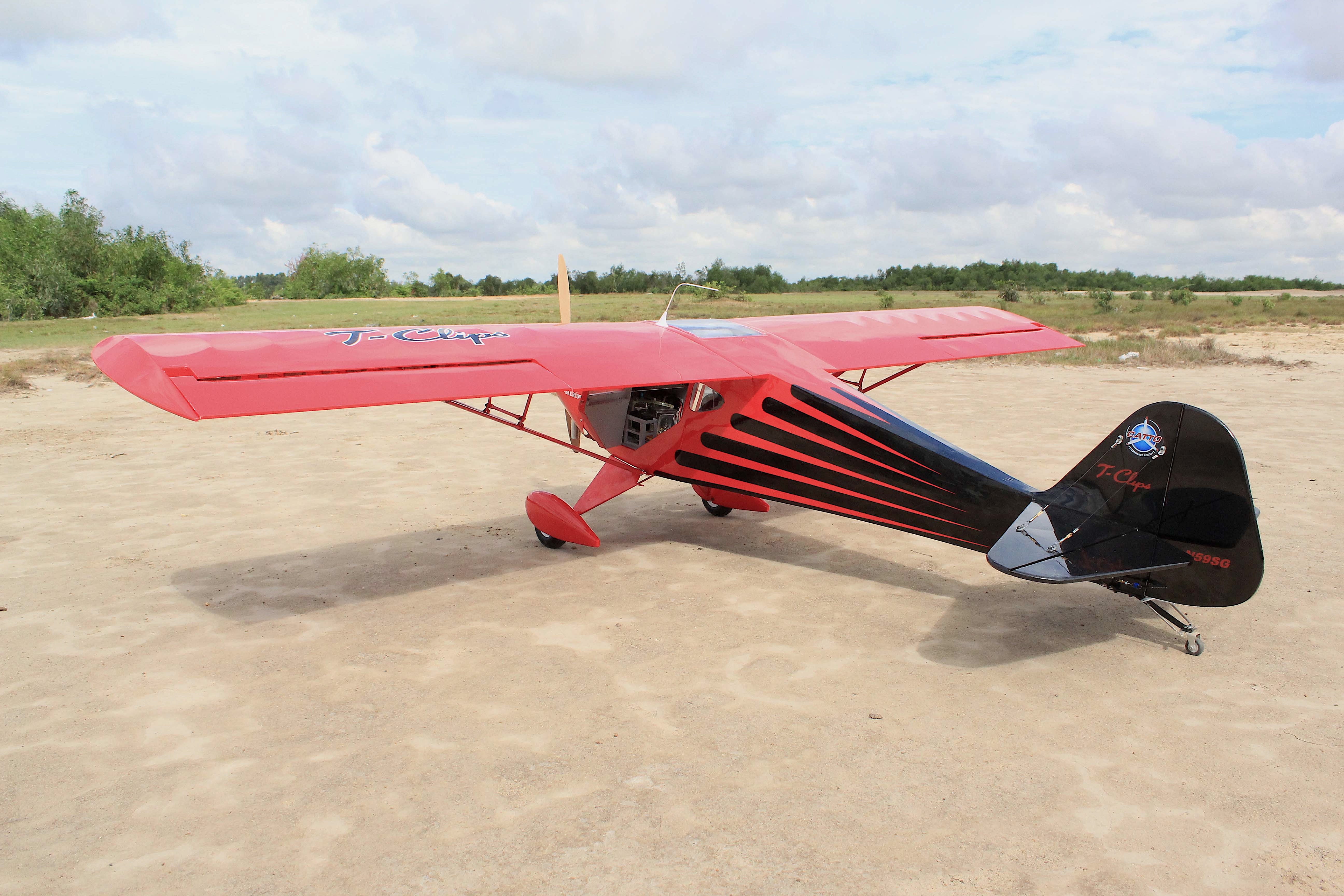 SIG T-Clips 1/4 ARF aereo RC 90" balsa