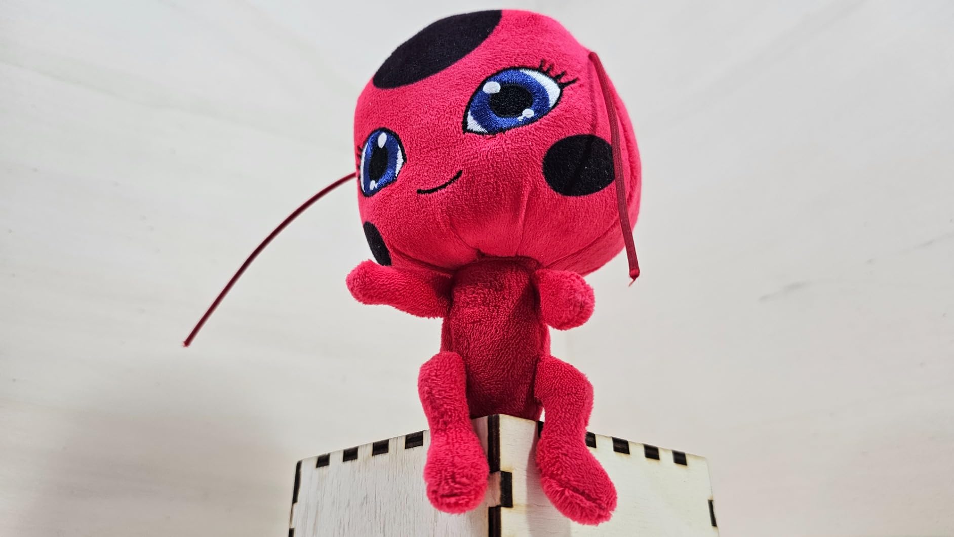 Miraculous Kwami Ziggy peluche 15 cm capra grigia